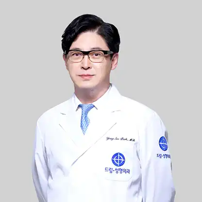 パク・ヤンス代表院長